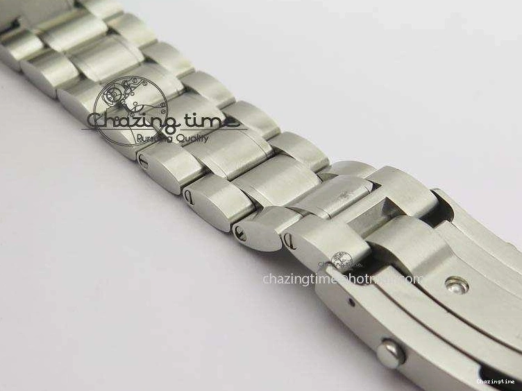 1223 Efficient Speedmaster JHF SS Snoopy Award 45th Anniversary White dial On SS Bracelet 8239